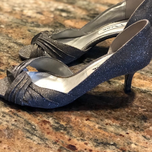 Shoes - Picture 2 of 7